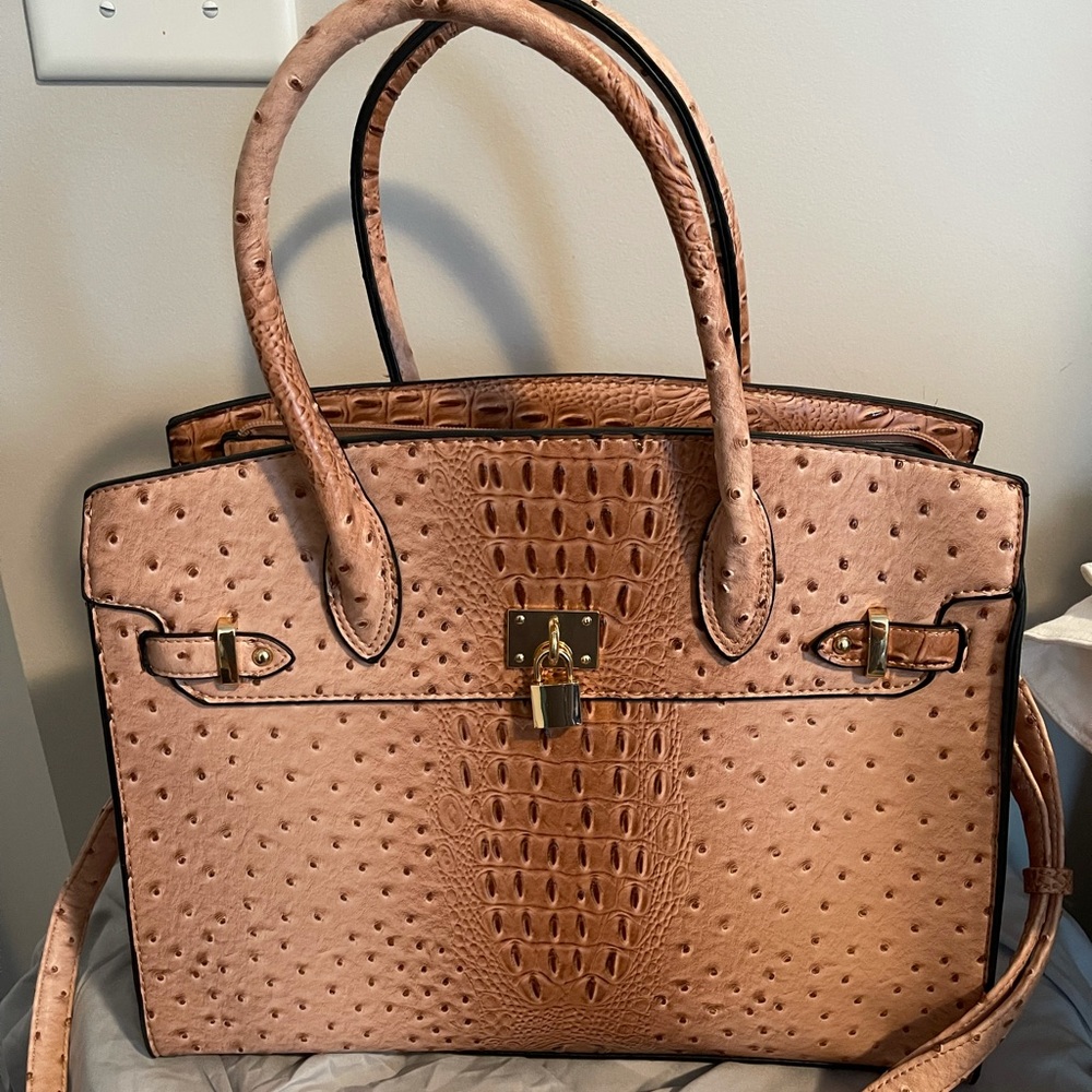 Deluxity ostrich padlock oversized Satchel